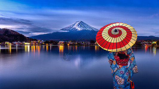 藤伞在日本川口湖藤山富士山 穿着日本传统和服的亚洲女人旅游女性天空婚礼婚姻蓝色艺妓游客派对女孩背景