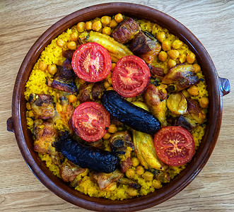 有大米的典型西班牙菜高清图片
