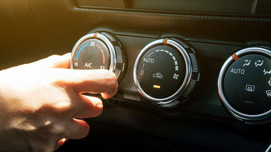 汽车车速表车辆温度高清图片