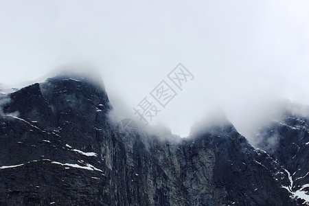挪威的长城天空悬崖岩石冰川蔬菜巨魔山脉高清图片