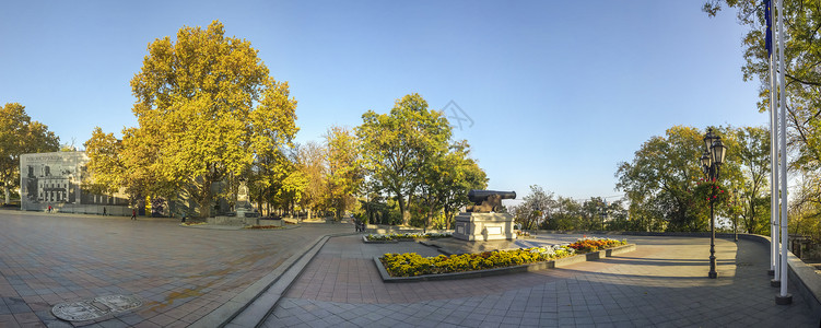 乌克兰奥德萨海滨大道早期秋天初秋纪念碑旅行入口雕塑创始人娱乐城市情绪社论旅游背景