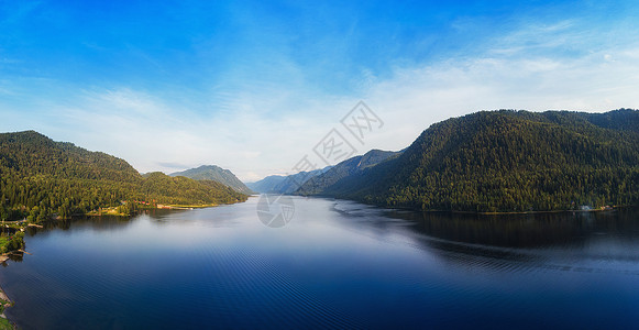 Altai山Teletskoye湖空中观视蓝色边缘花园公园绿树卫生森林环境岩石保健图片