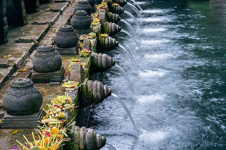 提尔塔印度尼西亚巴厘岛寺的圣泉水庙寺庙上帝乌布祷告假期文化圣杯水池仪式庆典背景