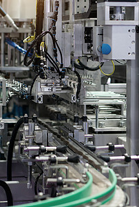塑胶工业机器的动画图 它正在起作用商业监控控制物流机器人金属机械手臂电子产品焊接背景