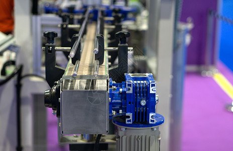 塑胶工业机器的动画图 它正在起作用控制生产机器人商业塑料工程工作手术电子产品监控背景