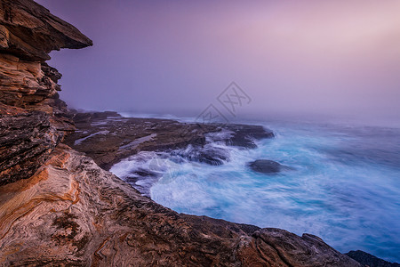 沿海海景 有浓雾背景图片