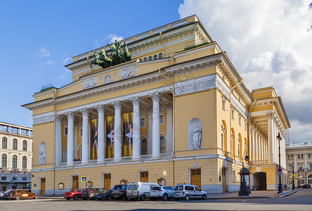 剧院 俄罗斯圣彼得堡学院建筑学城市戏剧旅游建筑黄色天空文化柱子背景图片