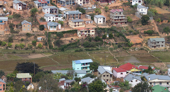 马达加斯加菲亚纳兰楚阿市建筑学日落遗产文化城市全景景观教会建筑高地背景图片