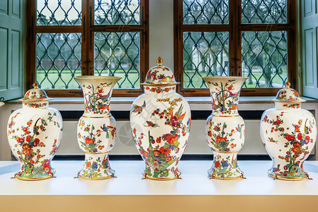 中国瓷瓷花瓶背景图片