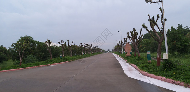 公路旅行的前进方向背景