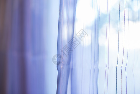 紫色透明窗帘背景海浪折叠窗户太阳白色风格织物面纱婚礼丝绸背景图片