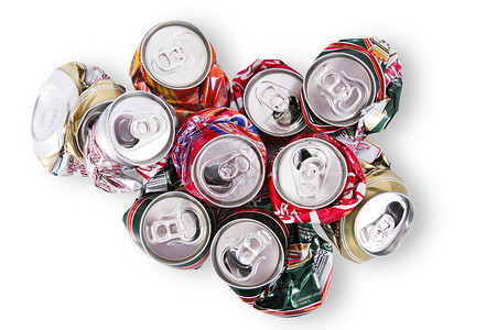 粉碎的铝罐以白色背景概念回收收藏饮料金属背景图片