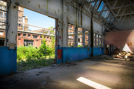 旧废弃工厂工业建筑建筑学废墟艺术概念拆除背景图片