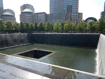 9月11日 有水和空洞的纪念碑正方形城市纪念馆地标公园背景图片