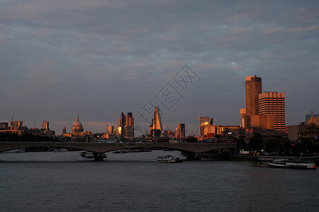 乔雅登伦敦天线对讲机首都教会景观旅行旅游摩天大楼建筑学地标高楼背景