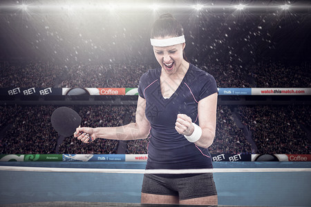 女性桌球网球运动员在胜利后展示的复合图像高清图片
