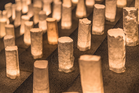 手工制作的日本日造黄纸 灯笼照明步骤运气摄影守护神团结符号宗教仪式寺庙游客文化背景图片