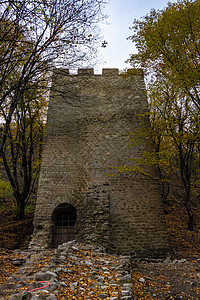 秋天的博里格鲁吉亚秋天风景踪迹堡垒途径石头小路森林教会爬坡建筑学皇家背景