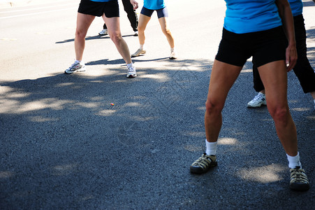 锻炼健身课男人成年人女性健康运动班级街道有氧运动背景图片