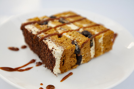 蜂蜜蛋糕切片甜点甜蜜烘烤食物糖果背景棕色浅色产品背景图片