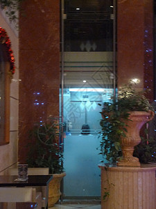 一条优雅的旅馆走廊背景图片