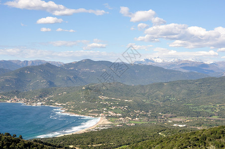 科西卡南部美丽的风景 阿贾西奥海滩全景海湾活力太阳能板旅行草地太阳旅游港口背景图片