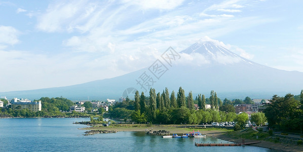 跳闸日本藤山山 湖和蓝天空 云彩优美商务山峰风景蓝色蓝天季节公园爬坡自然旅行背景