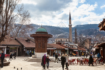 巴斯卡西亚Bascarsija 萨拉热窝 波斯尼亚和黑塞哥维那喷泉旅游地标历史尖塔鸽子城市建筑学建筑历史性背景