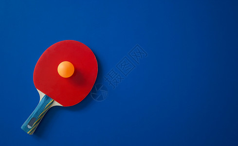 红网球和黄球背景图片