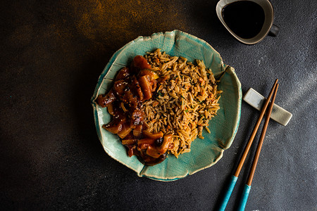 酸甜苦辣传统中国食品刀具制品芝麻油炸木板筷子食物陶瓷大豆猪肉背景