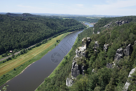 濠河景色从巴斯提地区到瑞士萨克森州斯塔特韦赫伦的美丽景色背景