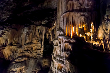 岩溶形成波多吉纳洞穴 斯洛文尼亚 洞穴内形成有石化物和stalagmites旅游石头石窟地标吸引力石灰石地质学家洞穴学岩溶旅行背景