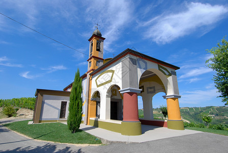 意大利皮埃蒙特省科阿佐洛小教堂遗产胭脂红染色壁画葡萄园教堂教会酒厂风景图形背景图片
