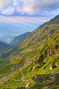 法加拉斯山的夏季场景背景