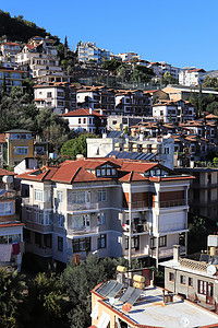 贝德斯滕·艾伦亚山的住宅楼 土耳其阿兰雅背景图片
