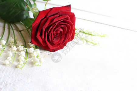 充满心情的浪漫花朵问候图案母亲明信片礼物木地板贺卡请柬爱心生日婚礼背景图片