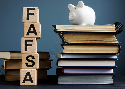 FAFSA 免费申请联邦学生援助 关于立方体的信背景图片