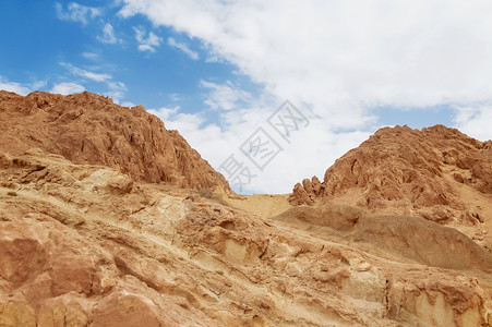 突尼斯撒哈拉沙漠的著名地标 雪碧卡绿洲岩石裂缝天空石头旅行沙漠观光地方吸引力绿洲旅游背景图片