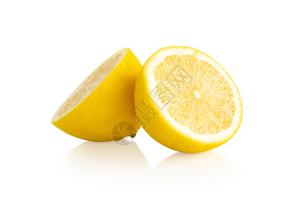 在白色背景上隔绝的新鲜柠檬水果切片 fu叶子黄色食物背景图片