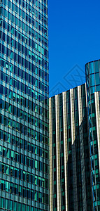现代商业摩天大楼 高玻璃建筑 现代拱门中心企业城市景观总部工作太阳天空经济学办公室背景图片
