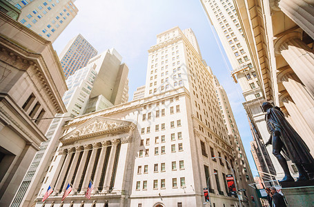 苏达克位于华尔街 11 号的纽约证券交易所是世界上最大的证券交易所贸易财富市中心建筑市场旅行中心投资地标旗帜背景