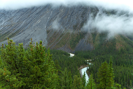 加拿大艾伯塔省米斯塔亚峡谷高清图片