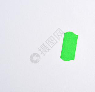 空白纸和绿纸胶带背景图片