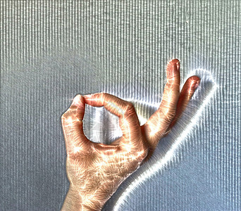 一个发光的人类女性手与 kirlian a 的 3D 插图墙纸活力电气闪电蓝色人手橙子情感光环高压背景图片