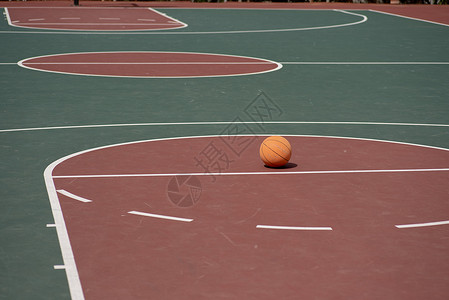空法庭上免费投篮篮球背景图片