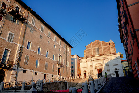 意大利教堂天空房屋游客宗教基督教会建筑吸引力脚步楼梯背景图片