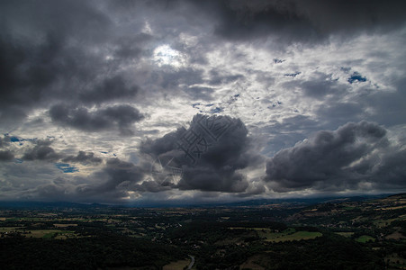 Auvergne 奥弗涅地平线天气多云天空背景图片