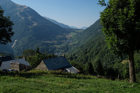 法国阿尔卑斯山脉景观山脉村民背景图片