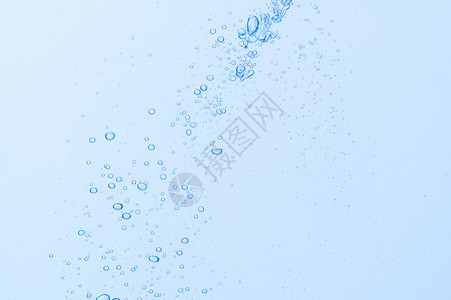 浅蓝色气泡和水白色背景液体口渴海浪波纹洗澡空气背景图片