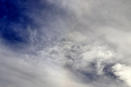 夏季 sk 中令人惊叹的混合云形成全景高度天气雨云旅行云景墙纸环境白云卷云太阳背景图片